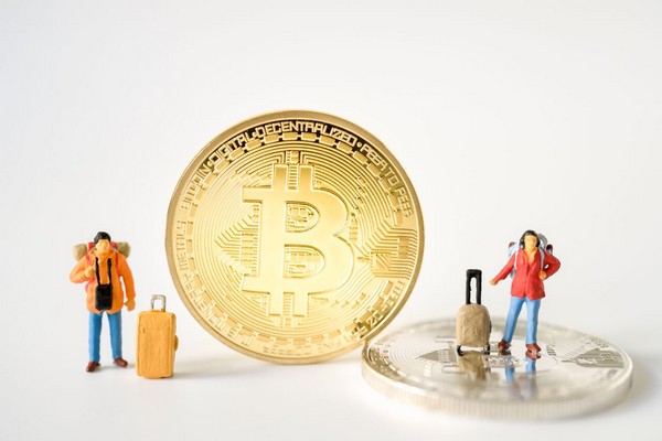Pagare viaggi Evolution Travel in criptovaluta: si può